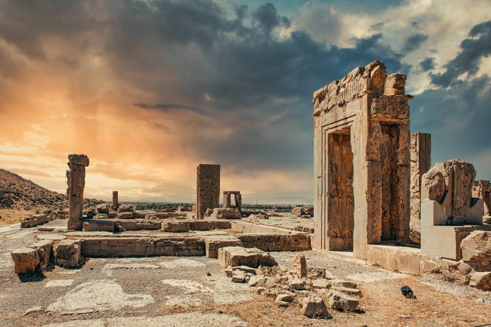 A,Summer,Afternoon,In,The,Stone,Remnants,Of,Ancient,Persepolis,